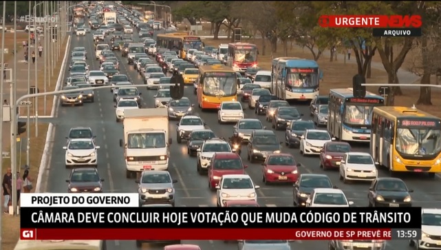 Código de Trânsito: Câmara muda projeto e fixa em 10 anos validade da CNH de motorista profissional Código de Trânsito: Câmara muda projeto e fixa em 10 anos validade da CNH de motorista profissional