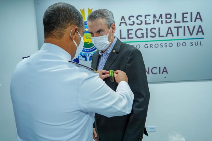 Vídeo:Marinha homenageia presidente da ALEMS com Medalha Mérito Tamandaré Vídeo:Marinha homenageia presidente da ALEMS com Medalha Mérito Tamandaré