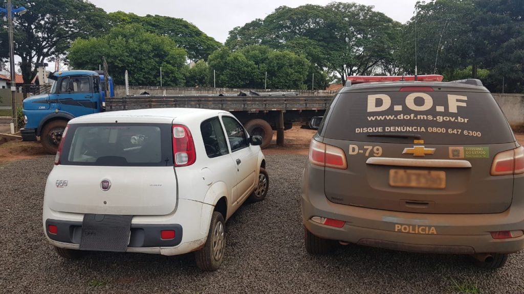 Caminhão foge de barreira e é apreendido com maconha Caminhão foge de barreira e é apreendido com maconha