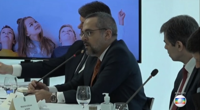 Por 9 a 1, STF rejeita pedido para tirar ministro Abraham Weintraub do inquérito das fake news Por 9 a 1, STF rejeita pedido para tirar ministro Abraham Weintraub do inquérito das fake news
