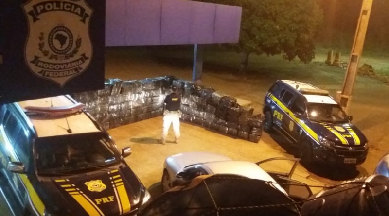 Água Clara: PRF apreende 3 Toneladas de maconha dentro de caixa d’águas Água Clara: PRF apreende 3 Toneladas de maconha dentro de caixa d’águas