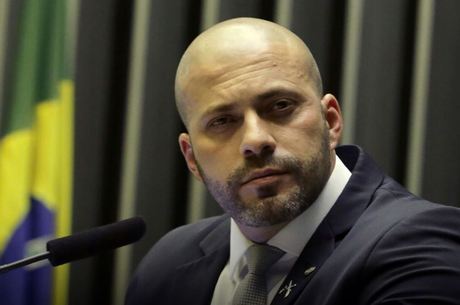 Deputado e blogueiro são alvos da PF no caso de atos antidemocráticos Deputado e blogueiro são alvos da PF no caso de atos antidemocráticos