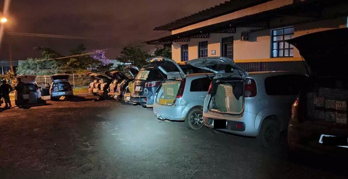 Choque apreende 12 veículos com produtos contrabandeados do Paraguai