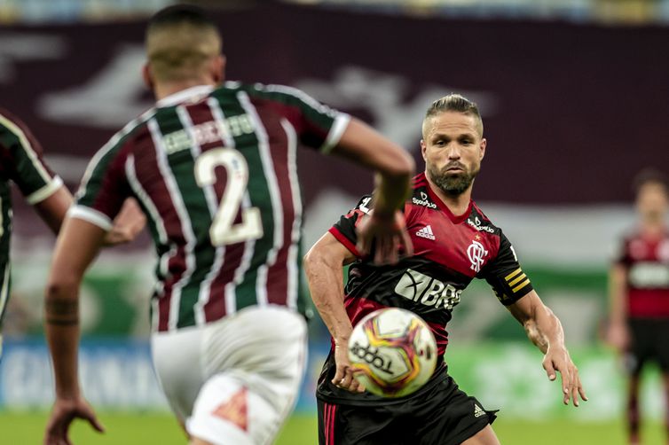 Com rivalidade intensa, Fla-Flu encerra Carioca marcado por polêmicas Com rivalidade intensa, Fla-Flu encerra Carioca marcado por polêmicas