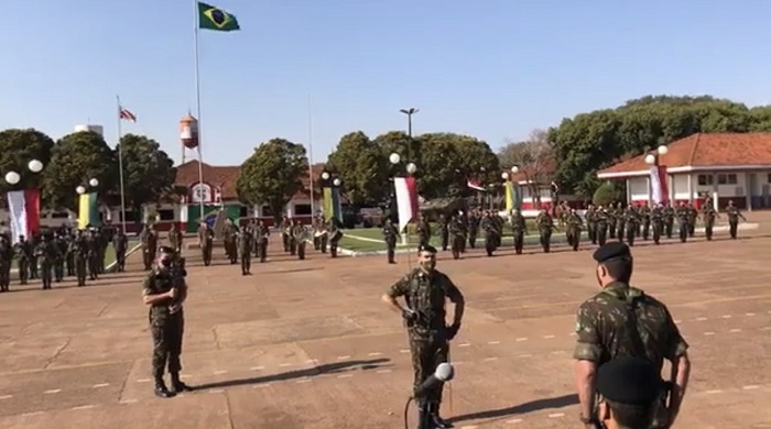 Em Ponta Porã, 11º RC MEC realizou solenidade de entrega da boina preta