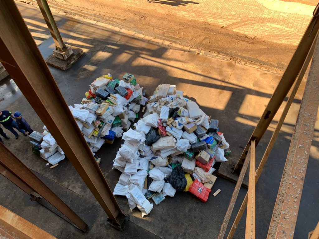 Polícia Federal incinera 25 toneladas de maconha em Ponta Porã Polícia Federal incinera 25 toneladas de maconha em Ponta Porã