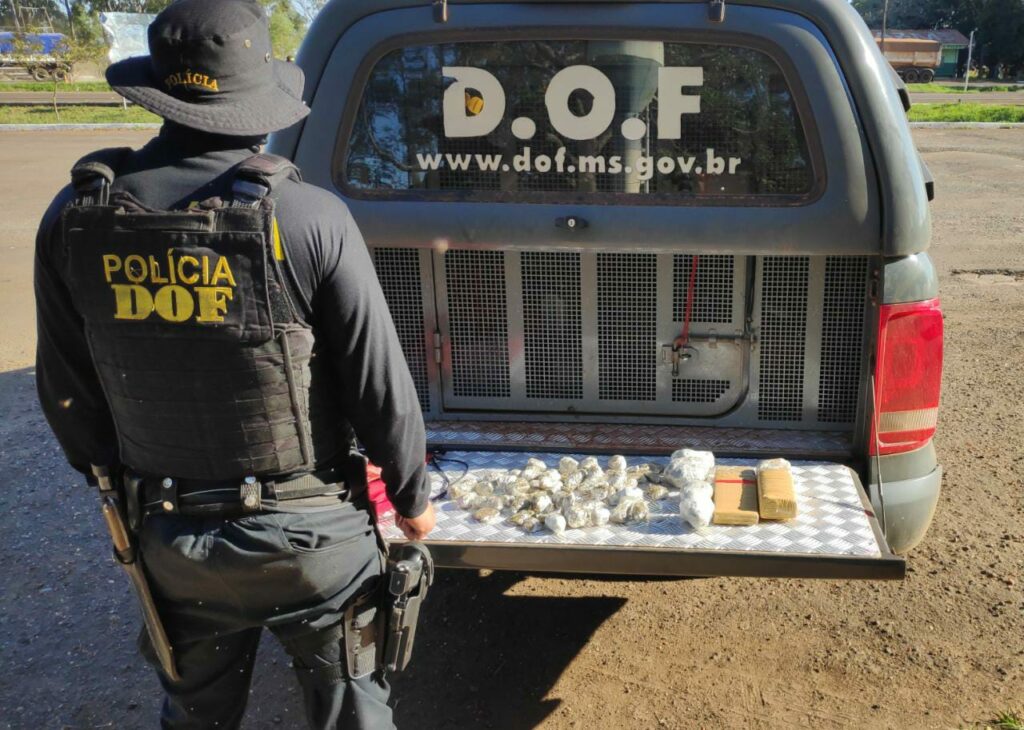Homem é preso com droga em ônibus que seguia de Ponta Porã a Dourados Homem é preso com droga em ônibus que seguia de Ponta Porã a Dourados