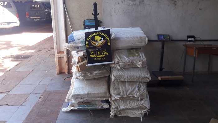 DOF apreende veículo que seguia para São Paulo com mais de 350 kg de maconha DOF apreende veículo que seguia para São Paulo com mais de 350 kg de maconha