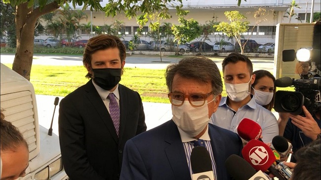 Flávio Bolsonaro será ouvido pelo MPF sobre vazamento da PF na operação Furna da Onça Flávio Bolsonaro será ouvido pelo MPF sobre vazamento da PF na operação Furna da Onça