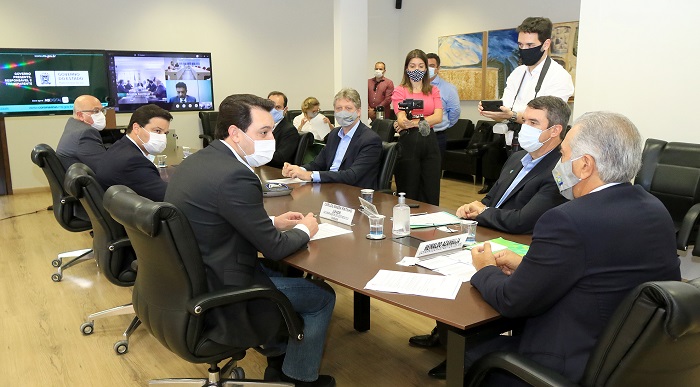 MS e PR assinam convênio para estudo de viabilidade de corredor ferroviário de exportação MS e PR assinam convênio para estudo de viabilidade de corredor ferroviário de exportação