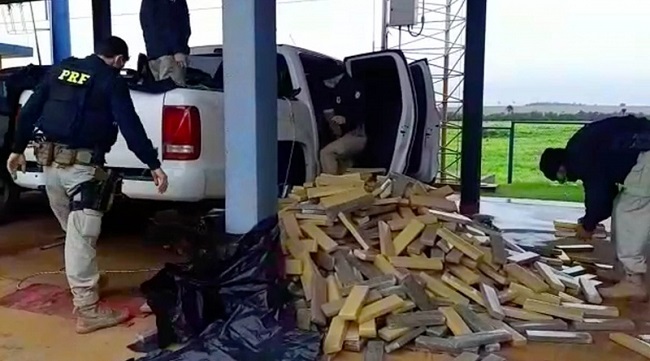 Vídeo: PRF apreende mais de 1,7 tonelada de maconha na BR 163