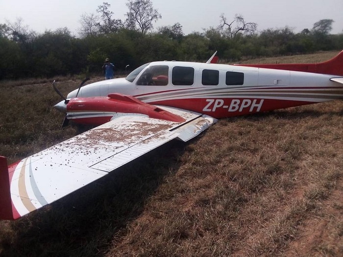 Avioneta realiza aterrizaje forzoso en estancia en el Chaco Avioneta realiza aterrizaje forzoso en estancia en el Chaco