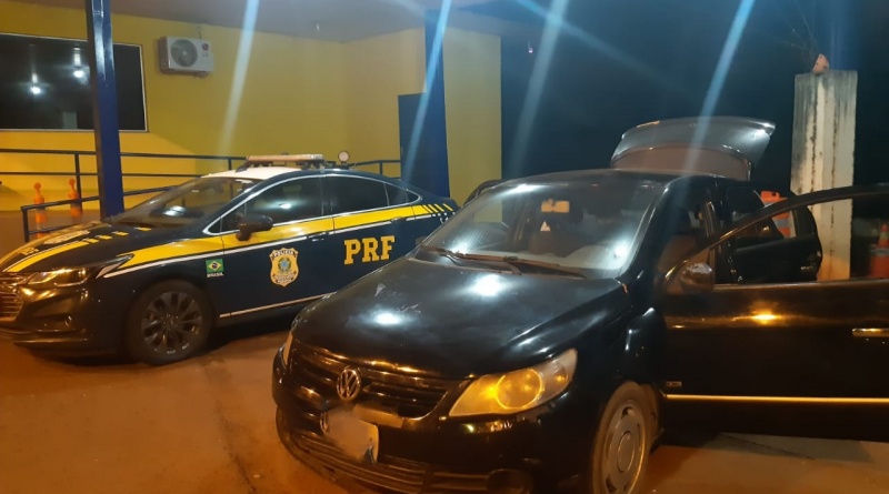 Vídeo: PRF apreende 8,4 Kg de skunk dentro de tanque de combustível do veículo Vídeo: PRF apreende 8,4 Kg de skunk dentro de tanque de combustível do veículo