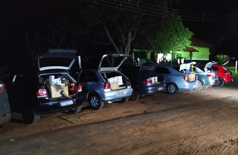DOF apreende 06 carros cheio de contrabando em Ponta Porã DOF apreende 06 carros cheio de contrabando em Ponta Porã