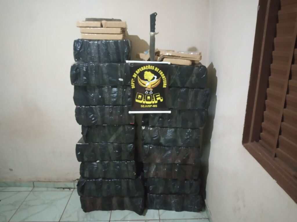 Em Ponta Porã, DOF apreende mais de 400 quilos de maconha em residência Em Ponta Porã, DOF apreende mais de 400 quilos de maconha em residência