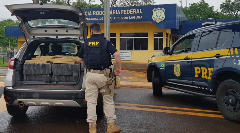 Vídeo: PRF apreende 346 Kg de maconha e recupera veículo na BR-267