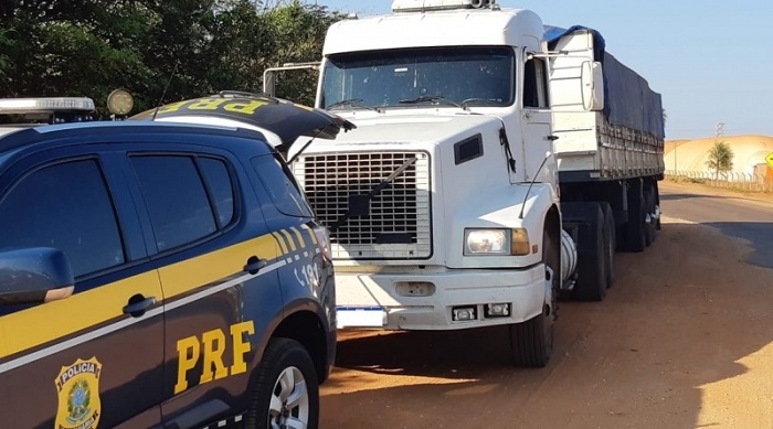 Vídeo: PRF apreende 2,5 toneladas de maconha na BR-376