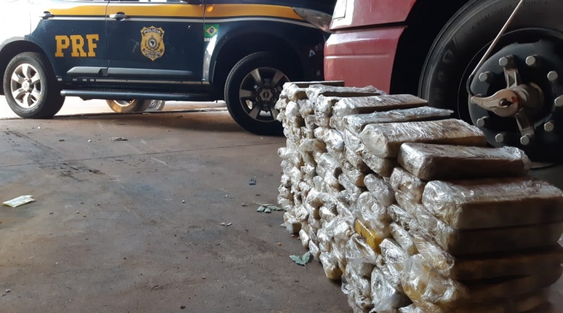 Vídeo: PRF apreende 129,6 Kg de cocaína em uma carga de milho Vídeo: PRF apreende 129,6 Kg de cocaína em uma carga de milho