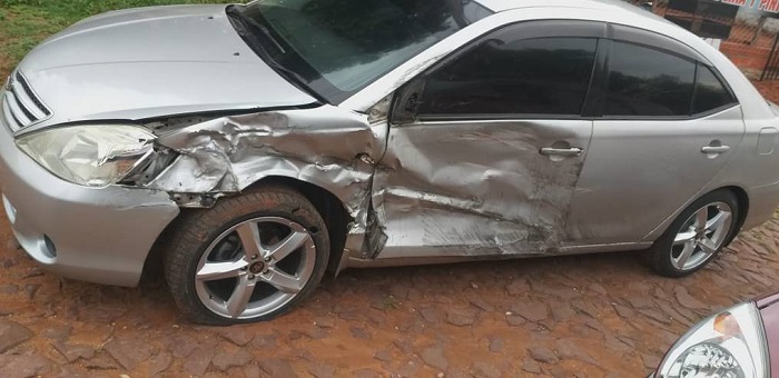 Alcoholizado chocó a dos vehículos sobre Acceso Sur y luego intentó huir Alcoholizado chocó a dos vehículos sobre Acceso Sur y luego intentó huir