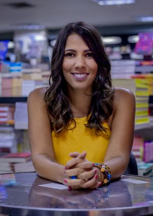 Influenciadora literária lança seu primeiro romance