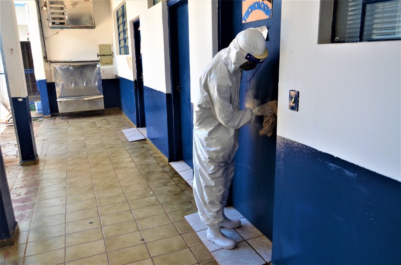 Ponta Porã: Equipe de 11º RC MEC realiza higienização e descontaminação em Escola Municipal