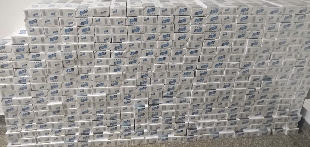 PM apreende carro cheio de cigarros contrabandeados
