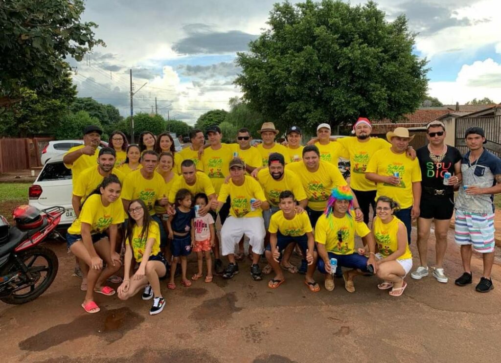 Tradicional Saia e Paletó suspenso em Ponta Porã