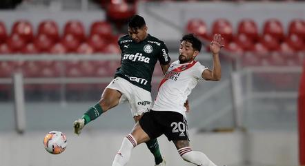 Palmeiras atropela o River e fica perto da final da Libertadores: 3 a 0 Palmeiras atropela o River e fica perto da final da Libertadores: 3 a 0