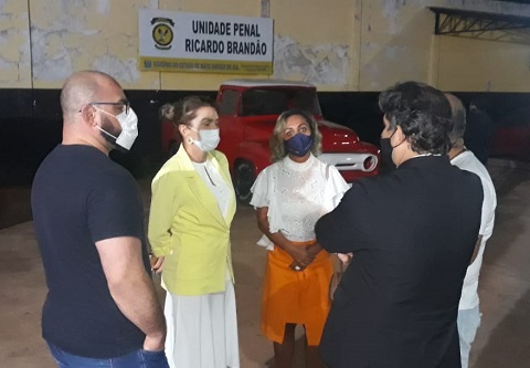 Policial Penal continua refém de 3 internos no Presídio de Ponta Porã Policial Penal continua refém de 3 internos no Presídio de Ponta Porã