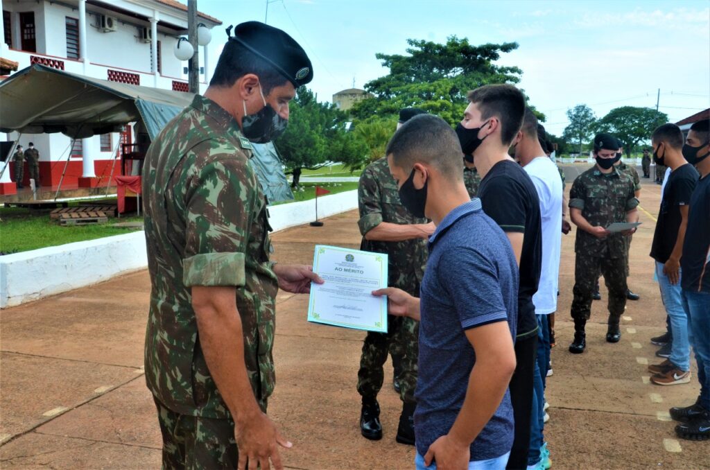 Em Ponta Porã, 11° RC MEC realiza licenciamento de militares