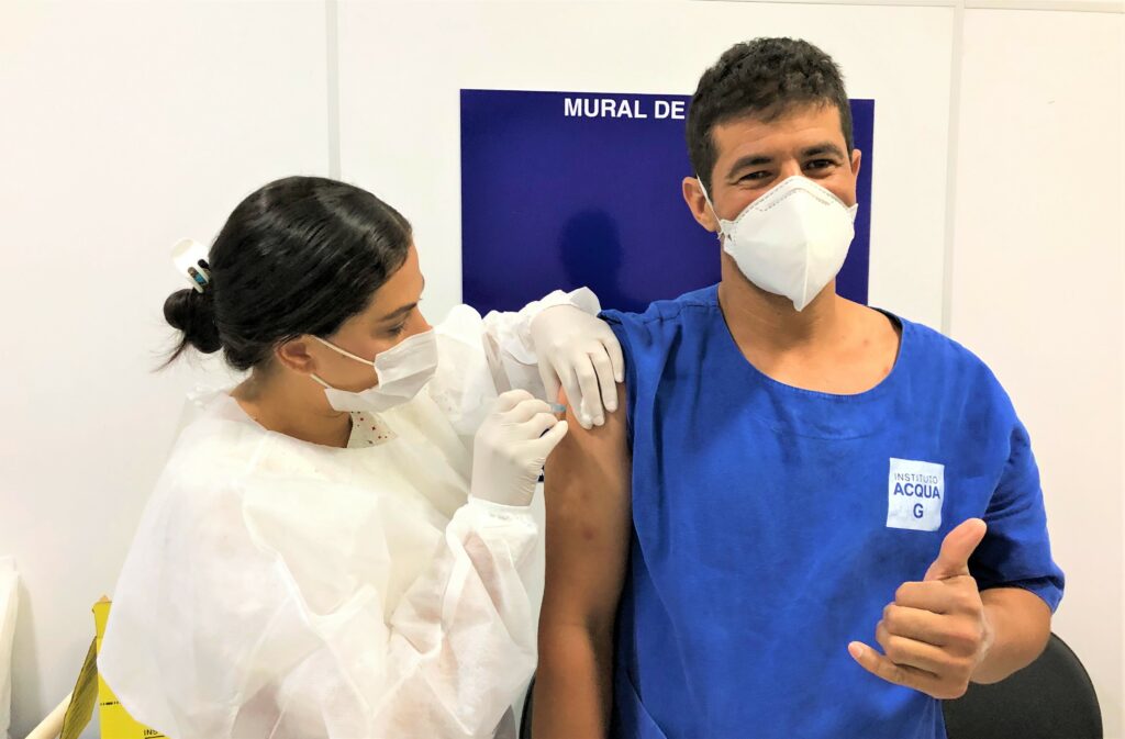 Profissionais da linha de frente do Hospital Regional de Ponta Porã recebem 1ª dose da vacina contra Covid