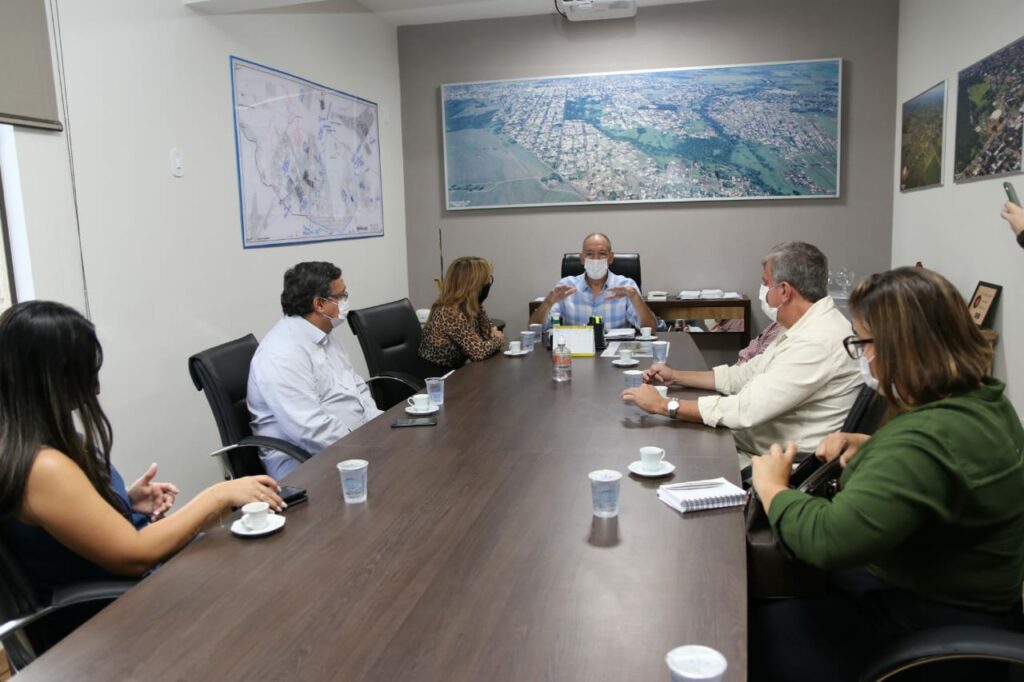 Prefeito de Ponta Porã, Hélio Peluffo recebe Prefeita Interina de Sidrolândia