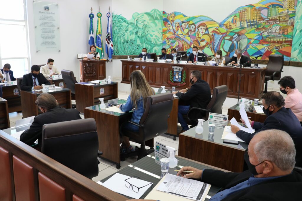 Câmara de Ponta Porã homenageia policial que praticou ato de bravura