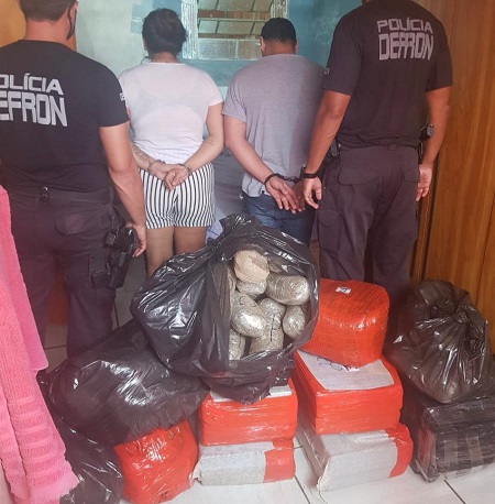 Polícia fecha entreposto de droga e prende casal na Vila Industrial Polícia fecha entreposto de droga e prende casal na Vila Industrial