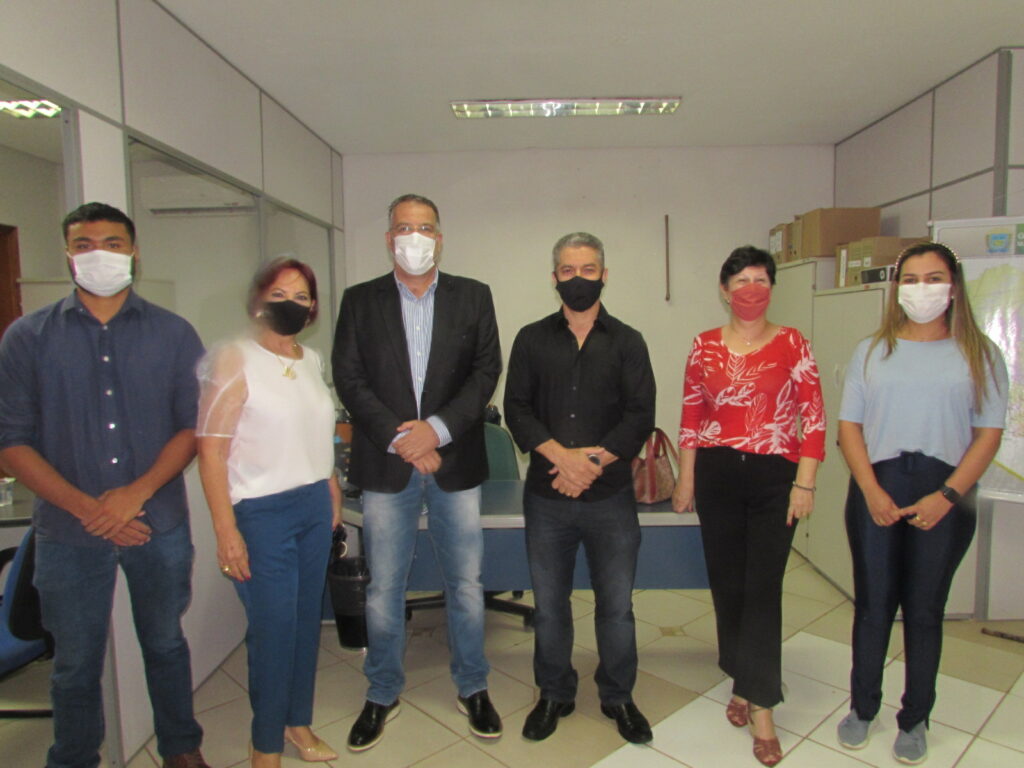 Autoridades recepcionam novo chefe da AGENFA de Ponta Porã Autoridades recepcionam novo chefe da AGENFA de Ponta Porã