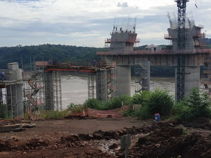 Técnicos de Itaipú se capacitaron sobre construcción del Puente de Integración Técnicos de Itaipú se capacitaron sobre construcción del Puente de Integración