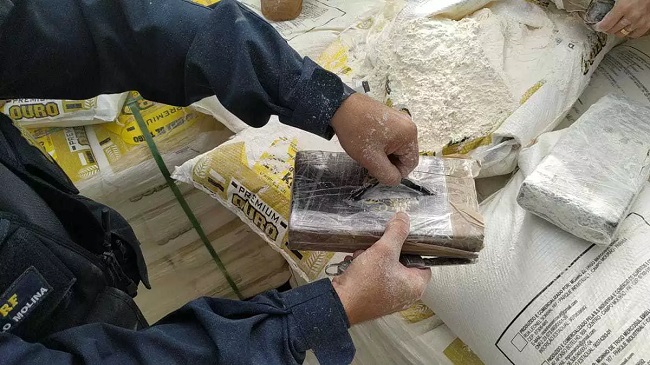 Cocaína escondida em sacos de farinha de trigo pesa 501 quilos