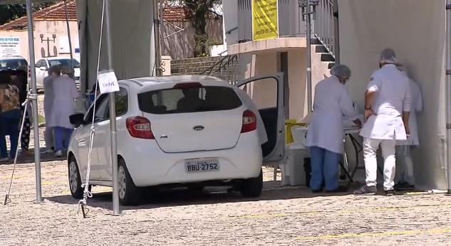 Confederação de municípios pede demissão de ministro Pazuello 'para o bem dos brasileiros'
