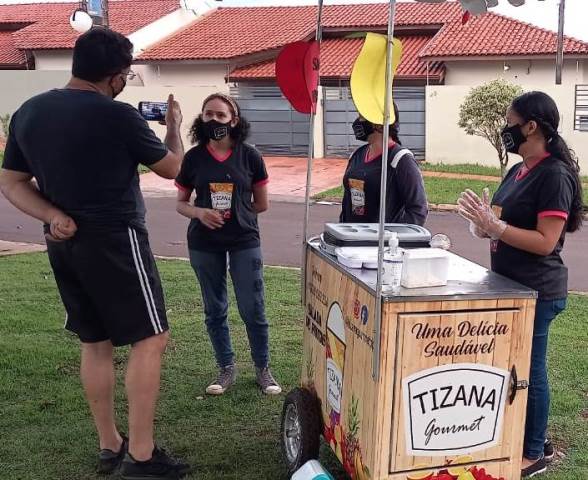 Venezuelanos trazem a Tizana para Ponta Porã na praça do ciclista