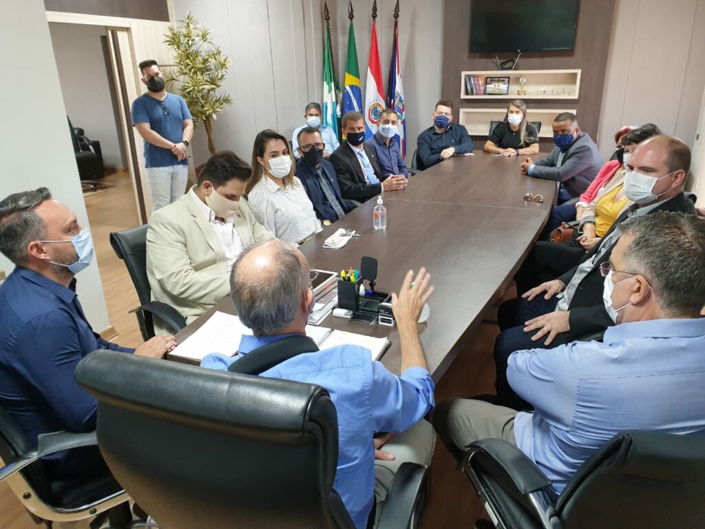 Em reunião com vereadores, prefeito anuncia 500 milhões de reais em obras, empregos e qualidade de vida em Ponta Porã