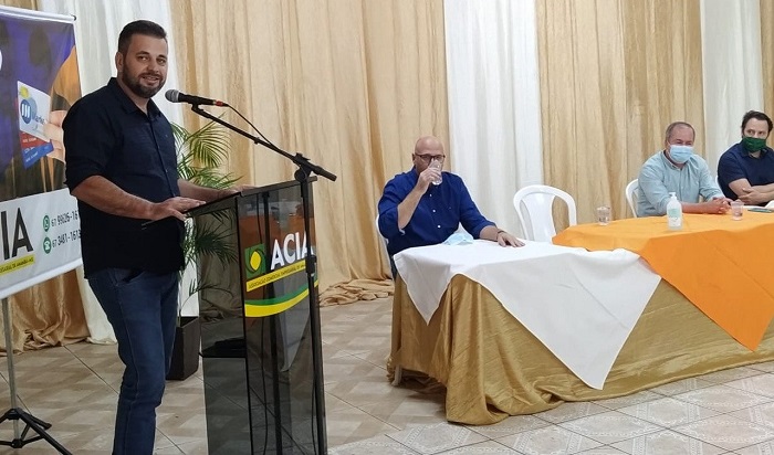 Andrei Piovesan tomou posse como novo presidente da ACIA Andrei Piovesan tomou posse como novo presidente da ACIA