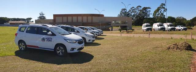 Prefeitura de Ponta Porã entrega ambulâncias e veículos para as Secretarias de Saúde e Assistência Social