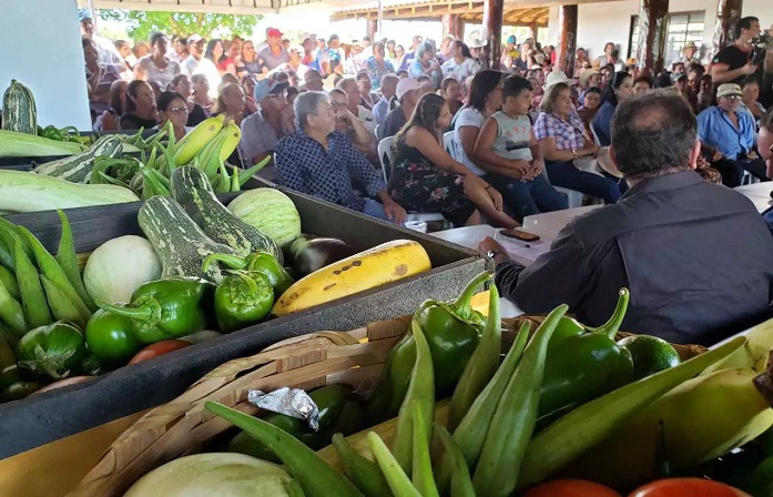 Bolsonaro entregará título em assentamento com 700 lotes Bolsonaro entregará título em assentamento com 700 lotes