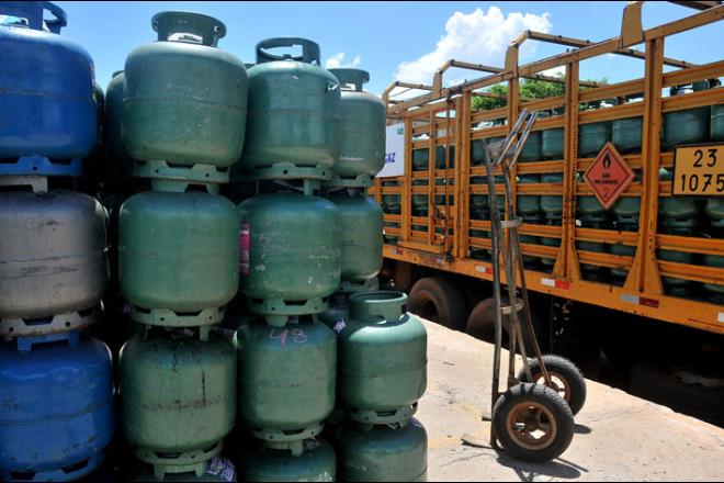 Procon divulga pesquisa de preços de combustível e gás de cozinha EM Ponta Porã