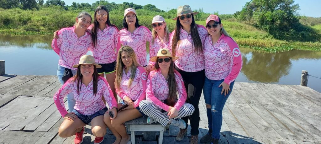 Equipe "Pesca e Bebe" foi criada por 9 mulheres para descobrir a magia da pescaria