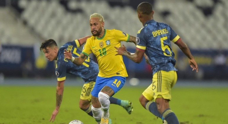 Brasil vira nos acréscimos e vence a Colômbia Brasil vira nos acréscimos e vence a Colômbia