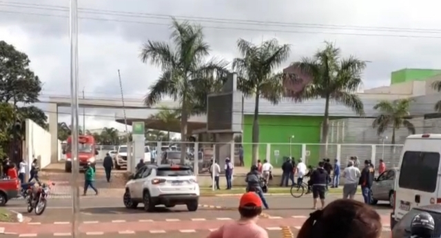 Homem reage a abordagem policial e é baleado em estacionamento de hotel em Ponta Porã