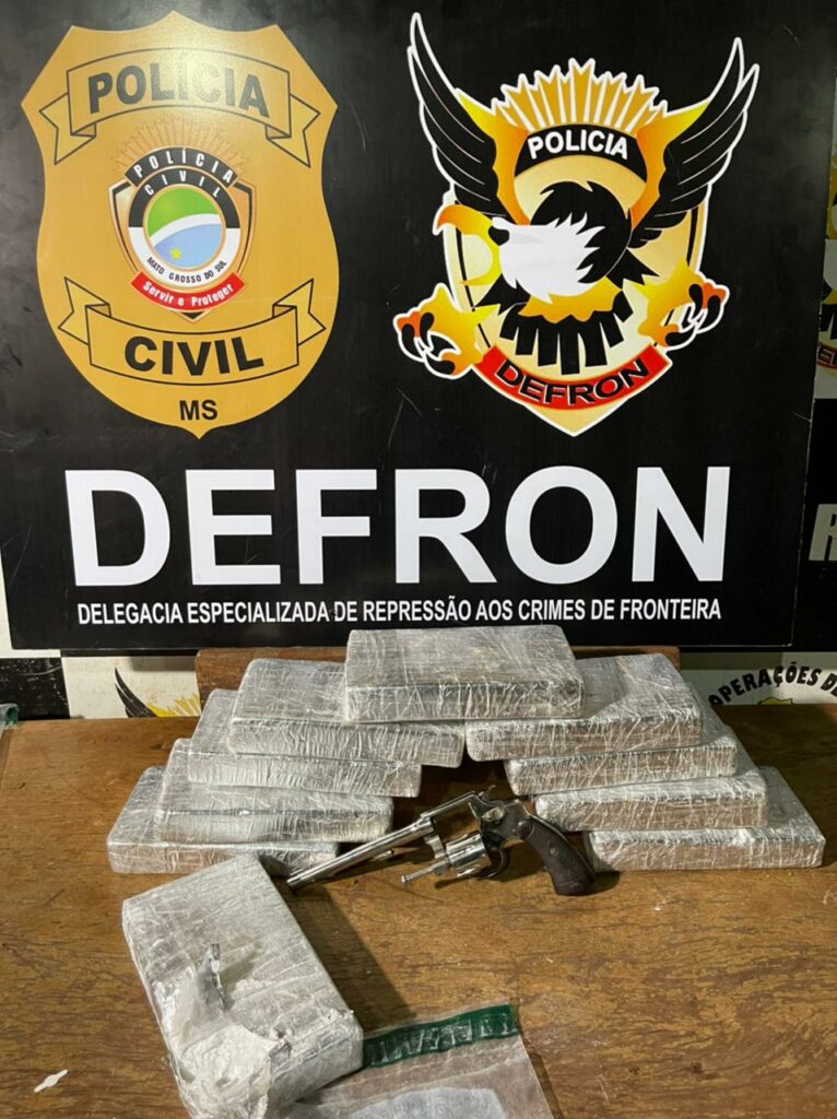 DEFRON apreende cocaína negociada em pátio de hotel em Ponta Porã DEFRON apreende cocaína negociada em pátio de hotel em Ponta Porã
