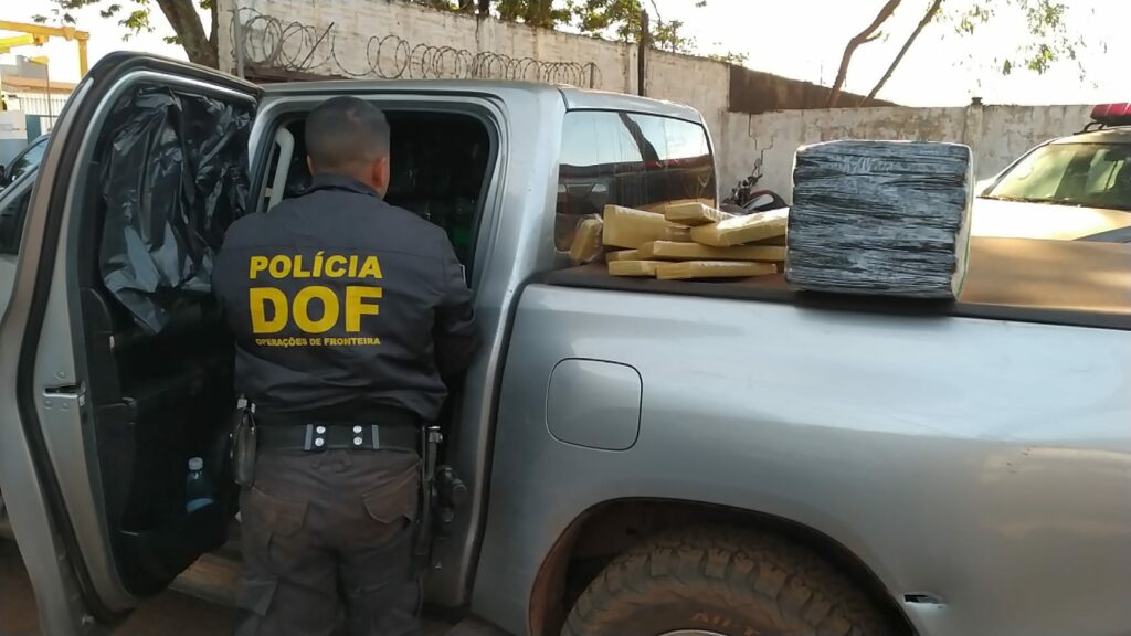 Em Ponta Porã, DOF apreende camionete carregada com mais de uma tonelada de maconha