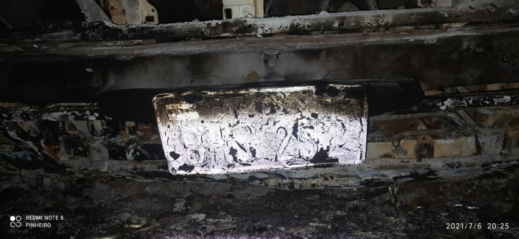 Carro usado em tentativa de assalto em Pedro Juan é encontrado incendiado em Ponta Porã